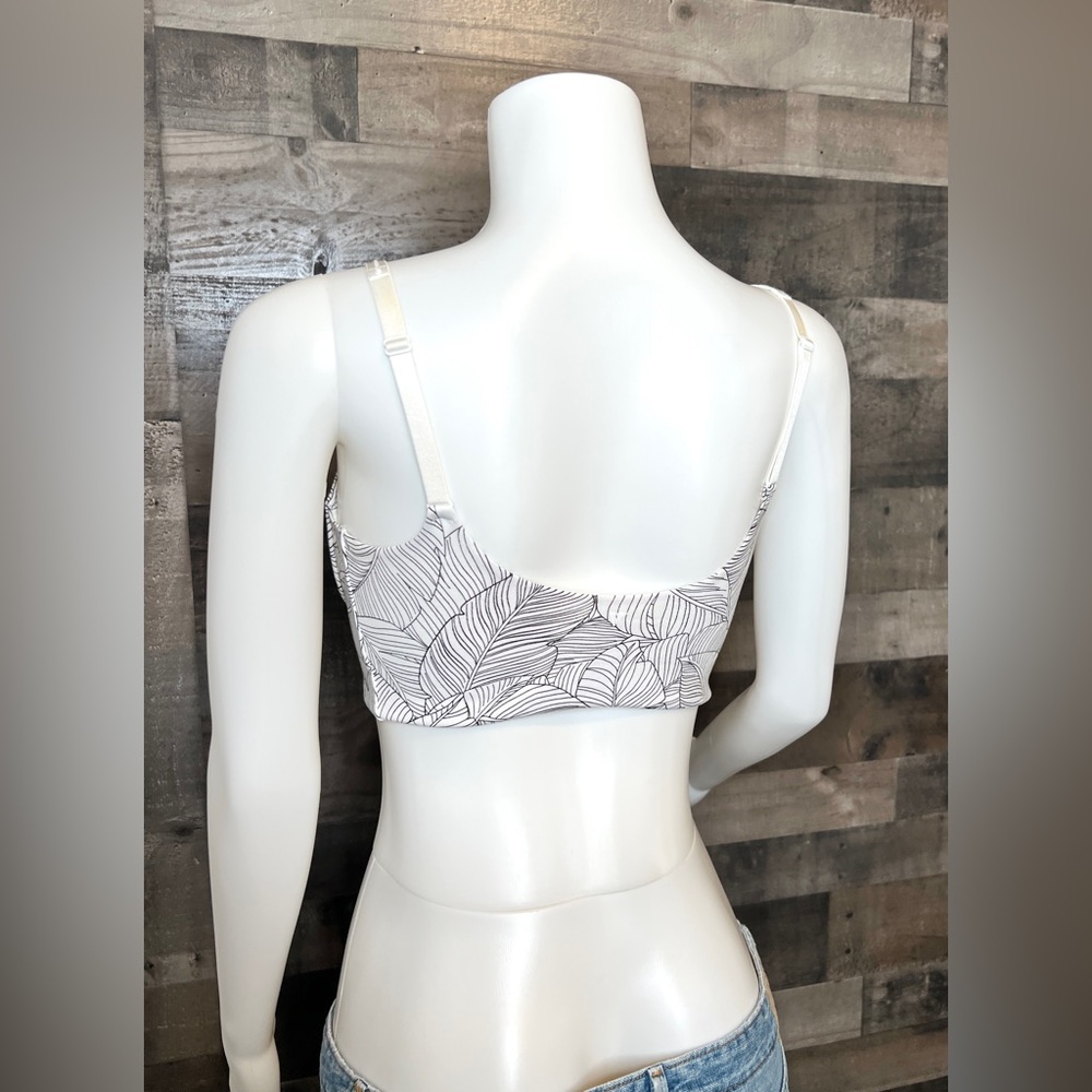 SOLD - Victoria's Secret Allegro Medium Impact Sports Bra White Palm Size 34DD - Picture 7 of 9
